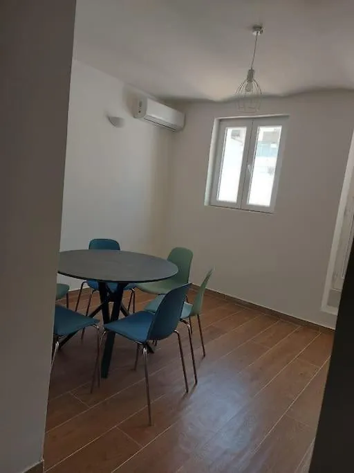 Characteristic Garibaldi Apartment Bari